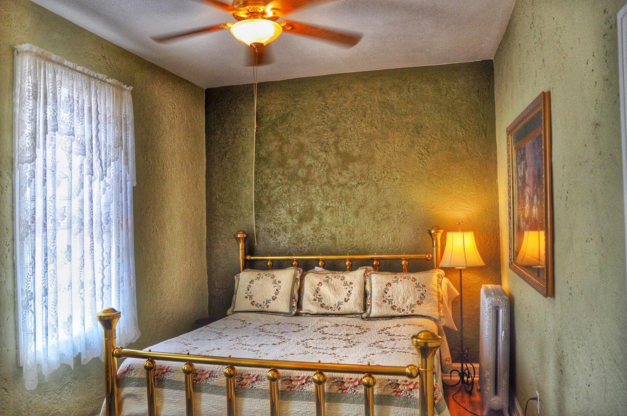 La Plaza Historic Hotel & Restaurant Walsenburg Bagian luar foto
