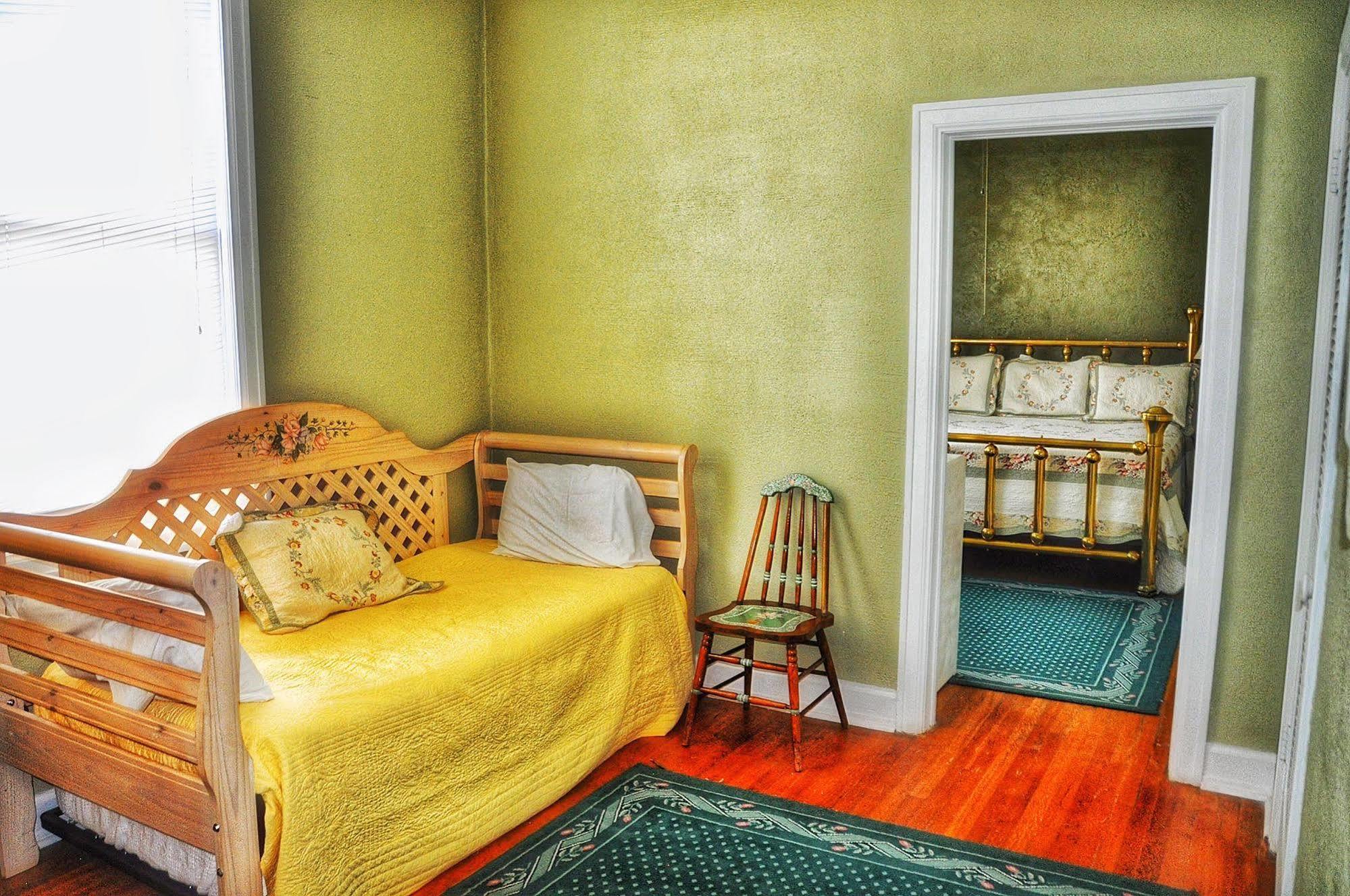 La Plaza Historic Hotel & Restaurant Walsenburg Bagian luar foto
