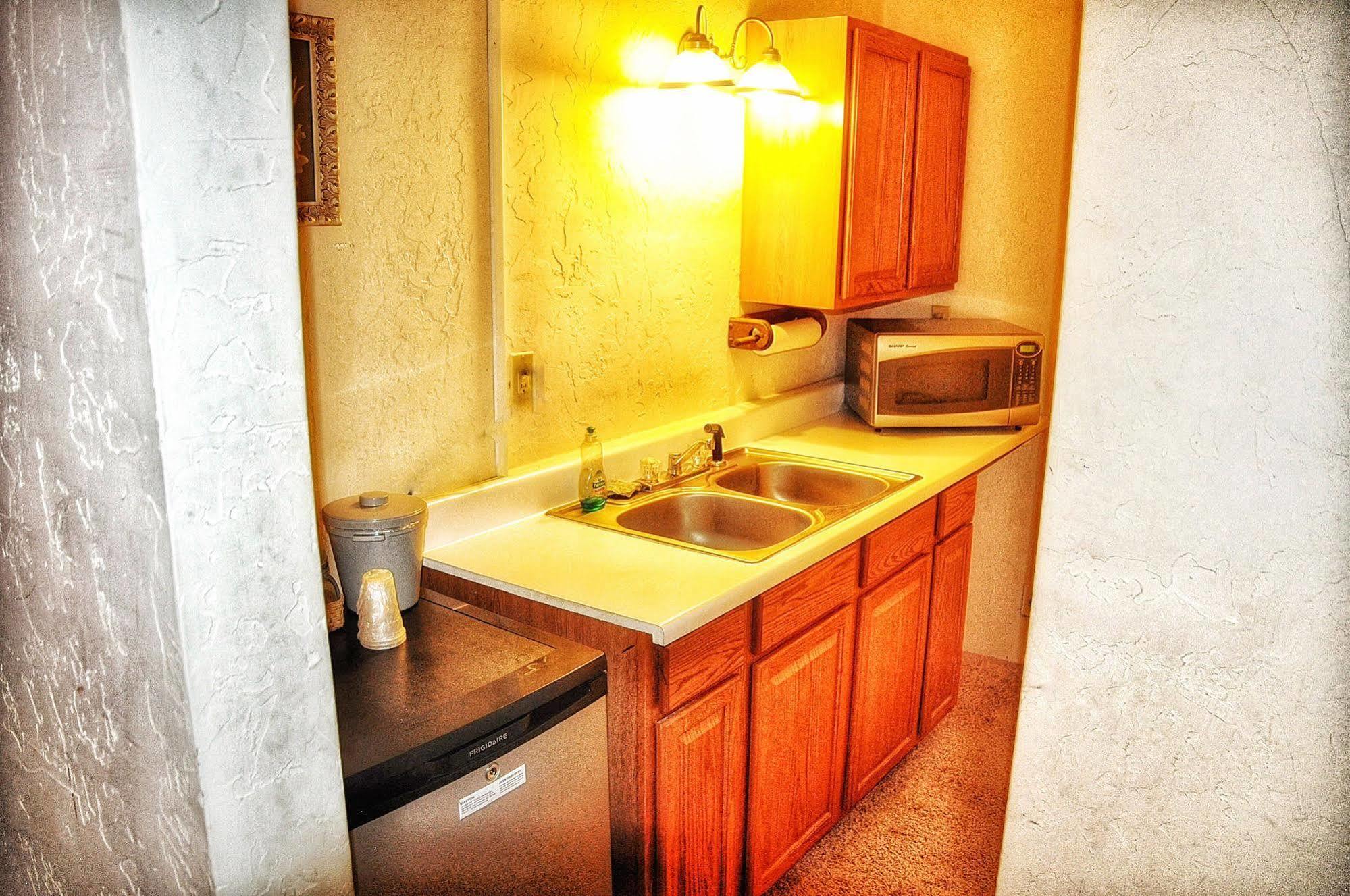 La Plaza Historic Hotel & Restaurant Walsenburg Bagian luar foto