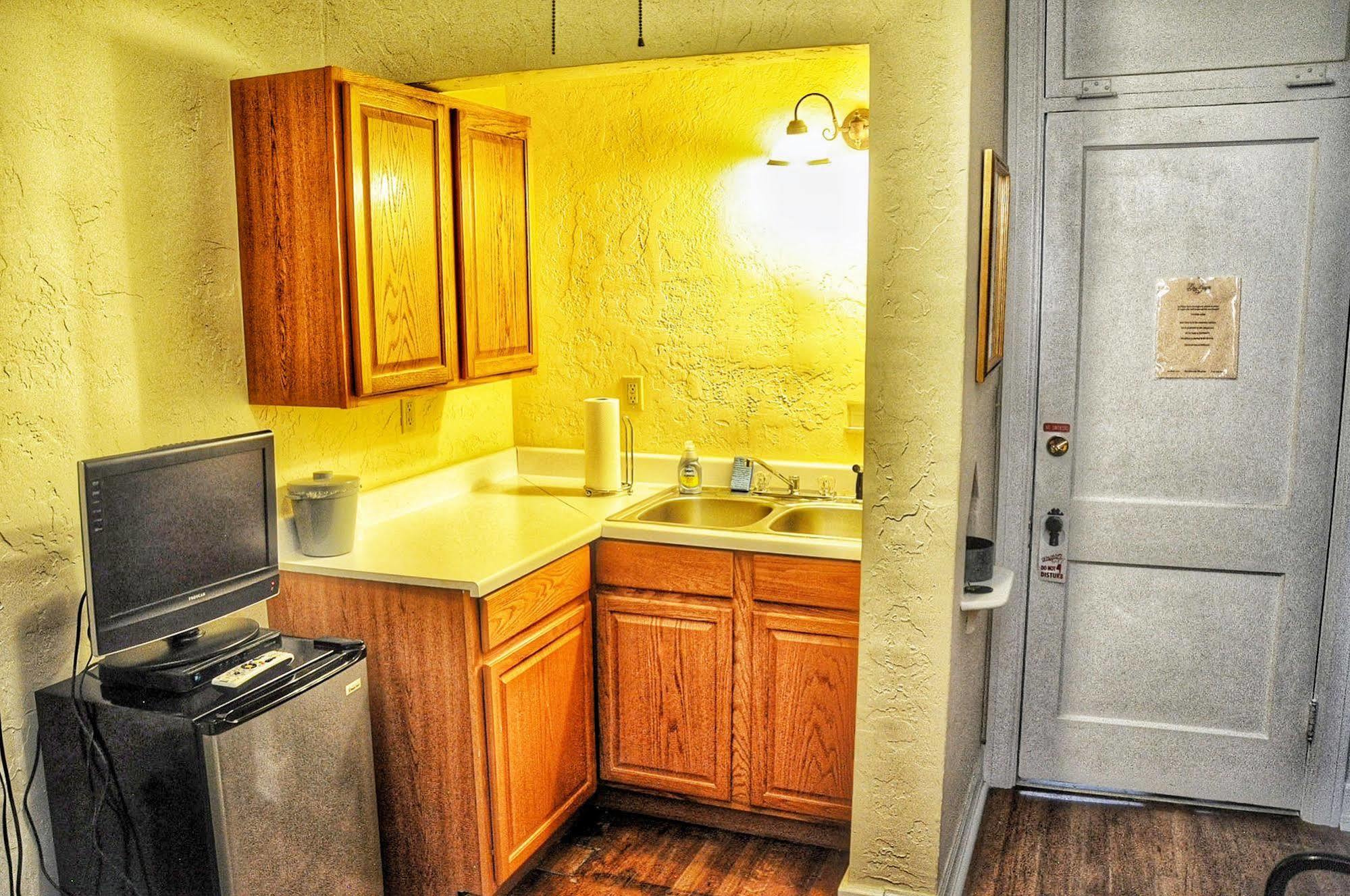 La Plaza Historic Hotel & Restaurant Walsenburg Bagian luar foto